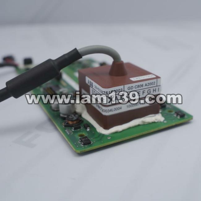 
ABB 3BHE028761R0102 GDC806A102 电路板